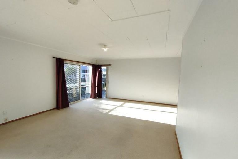 Photo of property in 104 Stanley Road, Glenfield, Auckland, 0629