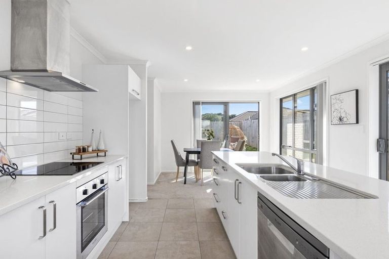 Photo of property in 11 Parton Road, Pukekohe, 2120