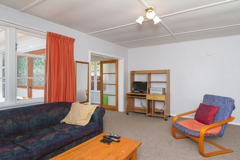 Photo of property in 15 Wilkie Crescent, Naenae, Lower Hutt, 5011