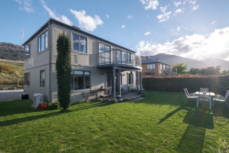 Photo of property in 77 Meadowstone Drive, Wanaka, 9305