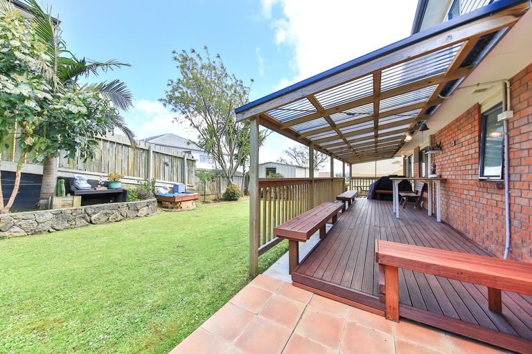 Photo of property in 8 Staten Place, Mangere, Auckland, 2022