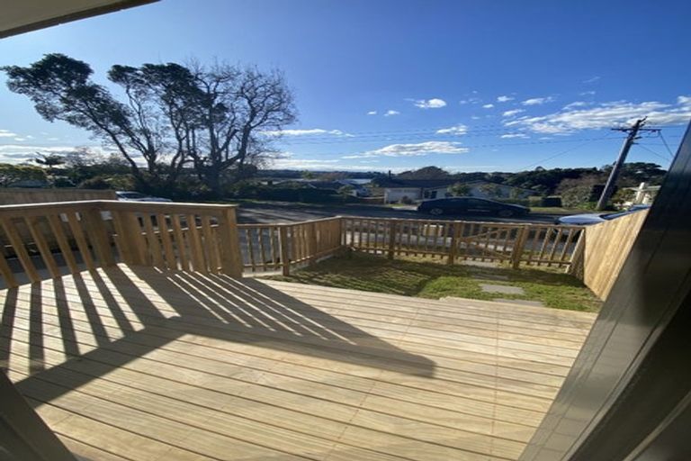 Photo of property in 1/39 Renata Crescent, Te Atatu Peninsula, Auckland, 0610