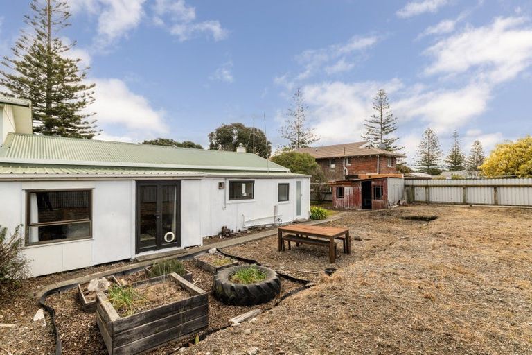 Photo of property in 20 Pukeko Place, Westshore, Napier, 4110