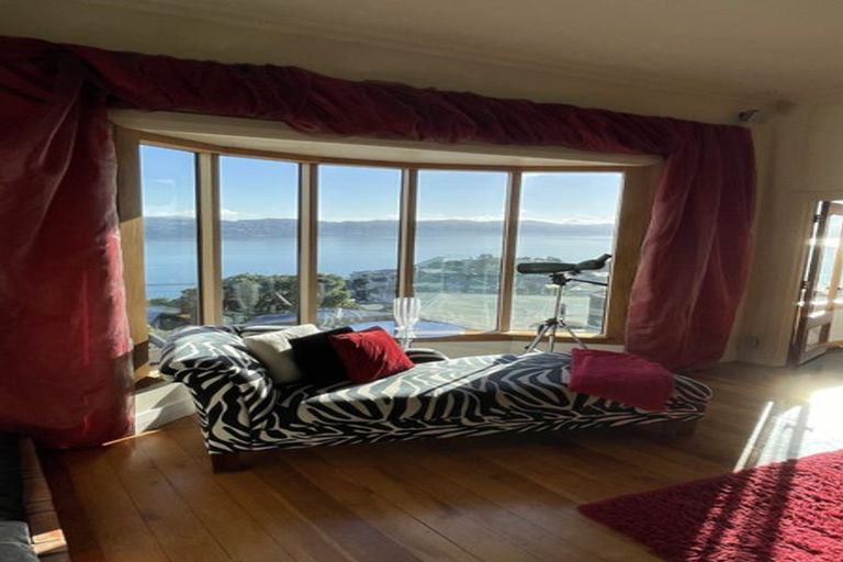 Photo of property in 17 Palliser Road, Roseneath, Wellington, 6011