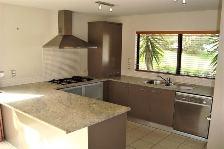 Photo of property in 23 Kittiwake Drive, Schnapper Rock, Auckland, 0632