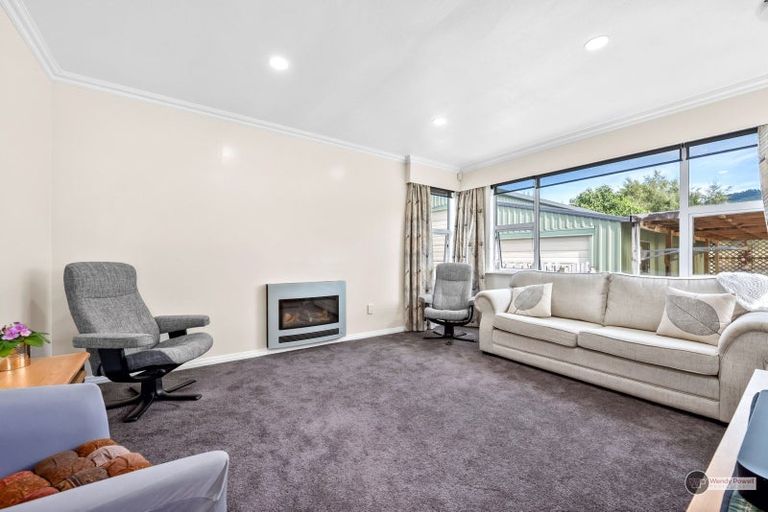 Photo of property in 70 Longfellow Street, Trentham, Upper Hutt, 5018