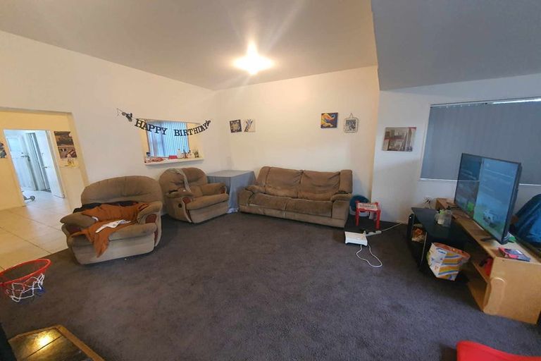 Photo of property in 12 Easton Street, Foxton, 4814