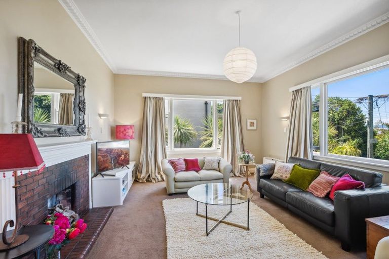 Photo of property in 11a Stowe Hill, Thorndon, Wellington, 6011