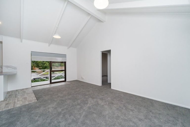 Photo of property in 2 Peter Hall Drive, Kelvin Grove, Palmerston North, 4414