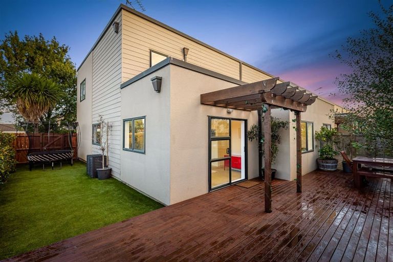 Photo of property in 11 Gunner Drive, Te Atatu Peninsula, Auckland, 0610