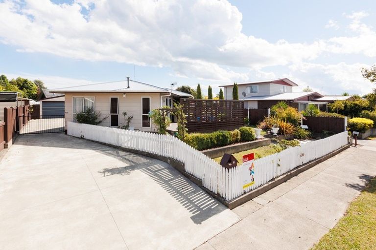 Photo of property in 10 Hillcrest Drive, Kelvin Grove, Palmerston North, 4414