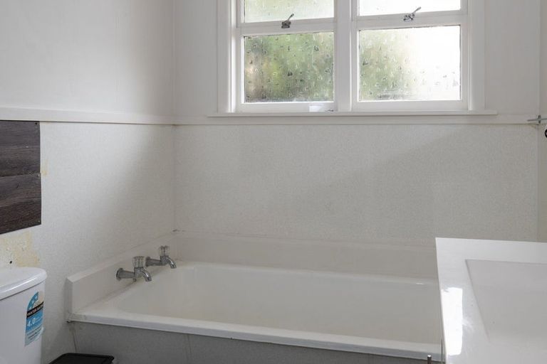 Photo of property in 37 Grove Street, Tinwald, Ashburton, 7700