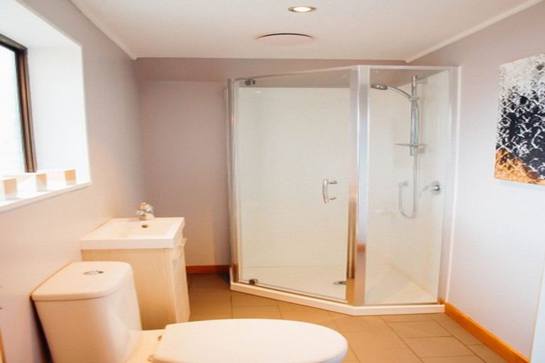 Photo of property in 36a Colwill Road, Massey, Auckland, 0614