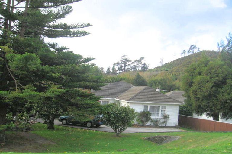 Photo of property in 143 Hine Road, Wainuiomata, Lower Hutt, 5014