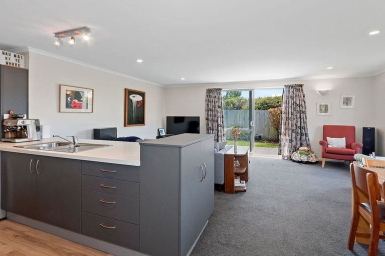 Photo of property in 73b Somerfield Street, Somerfield, Christchurch, 8024