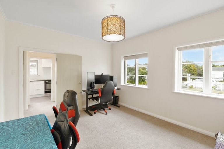 Photo of property in 21 Robert Street, Marton, 4710