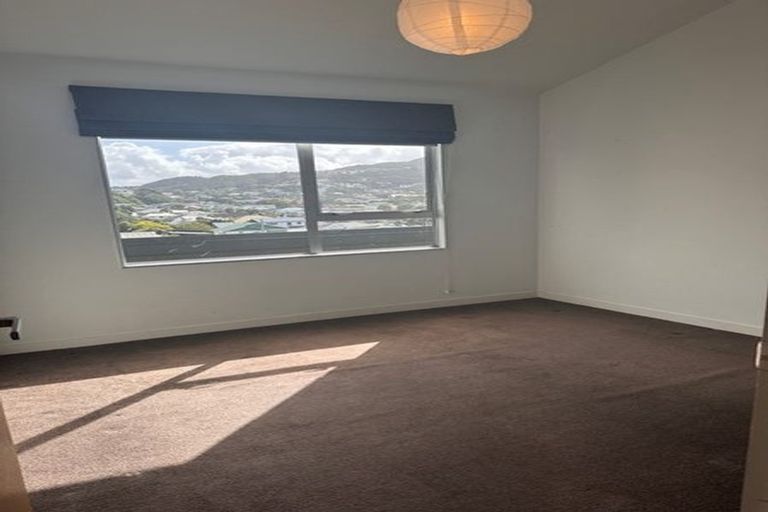 Photo of property in 10/3 Severn Street, Island Bay, Wellington, 6023