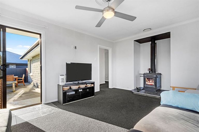 Photo of property in 28 Moore Street, Rolleston, 7614