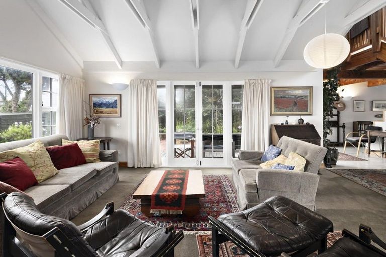 Photo of property in 157 Marine Parade, Eastbourne, Lower Hutt, 5013