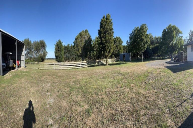 Photo of property in 729 Makerua Road, Tokomaru, Palmerston North, 4474