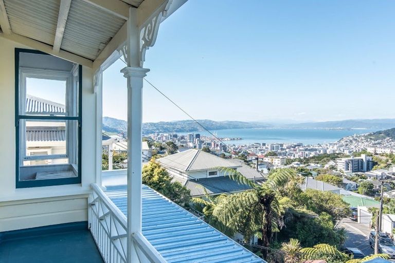 Photo of property in 38 Sugarloaf Road, Brooklyn, Wellington, 6021