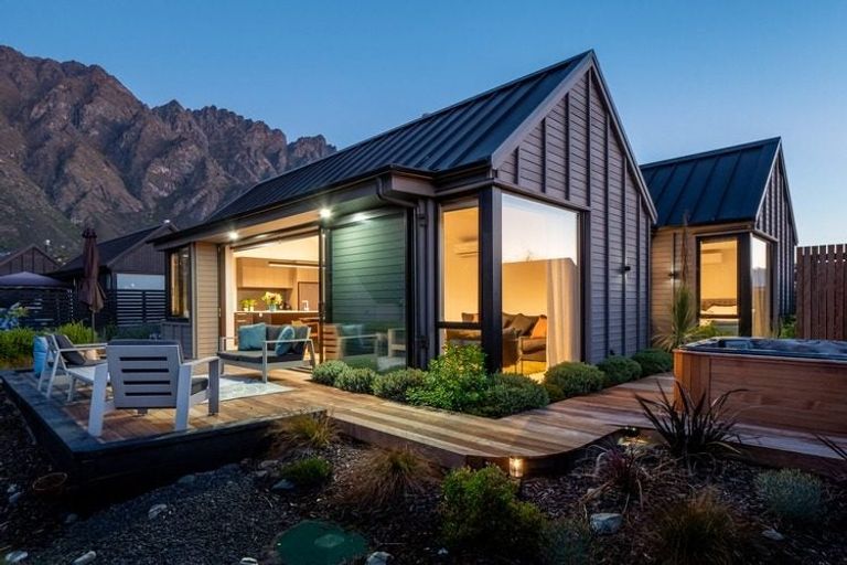 Photo of property in 5 Parera Lane, Jacks Point, Queenstown, 9371