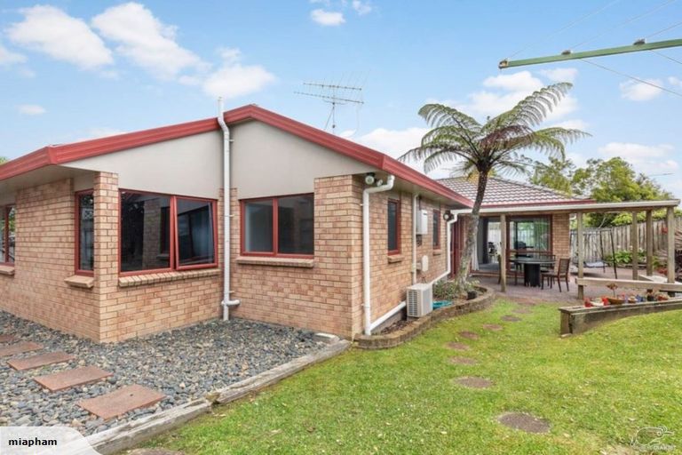 Photo of property in 5 Fearnley Grove, Albany, Auckland, 0632