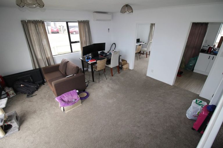 Photo of property in 43a Sunhaven Drive, Newlands, Wellington, 6037