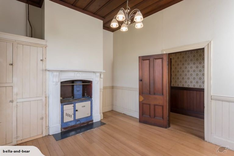 Photo of property in 21 Railway Street, Helensville, 0800