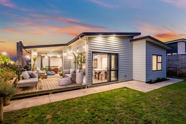 Photo of property in 6 Schooner Drive, Whitby, Porirua, 5024