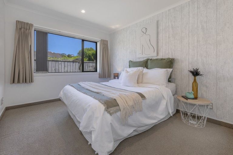 Photo of property in 6 Aotea Drive, Aotea, Porirua, 5024