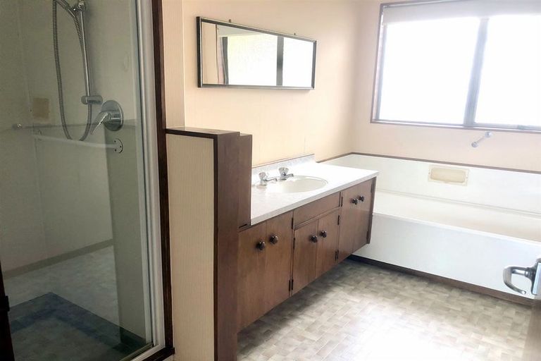 Photo of property in 29 Ruataniwha Street, Waipawa, 4210