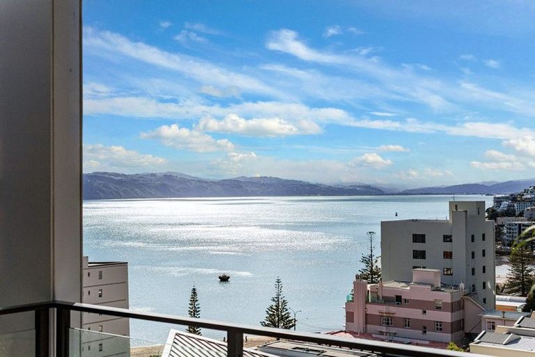 Photo of property in 1/18 Oriental Terrace, Oriental Bay, Wellington, 6011