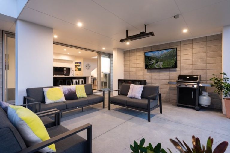 Photo of property in 7r Estates Terrace, Welcome Bay, Tauranga, 3175