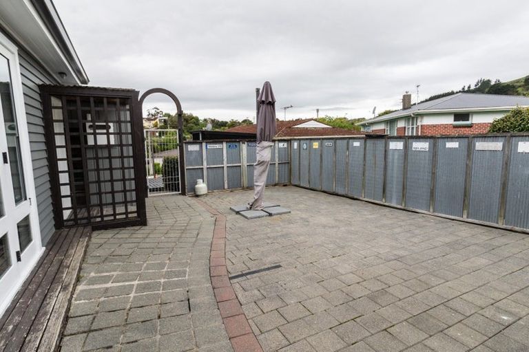Photo of property in 30 Collins Avenue, Tawa, Wellington, 5028