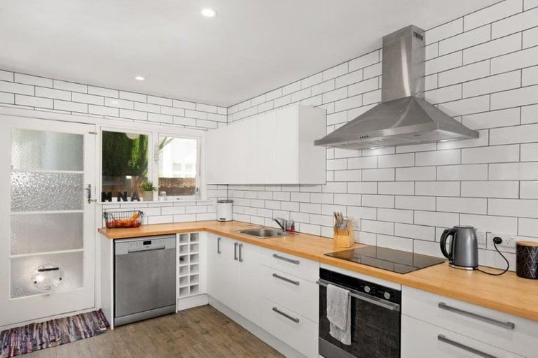 Photo of property in 2/99b Totara Street, Fendalton, Christchurch, 8041