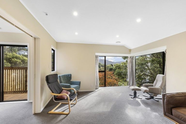 Photo of property in 12 Creswick Terrace, Northland, Wellington, 6012