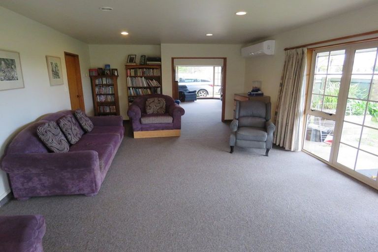 Photo of property in 21 Queen Street, Westport, 7825