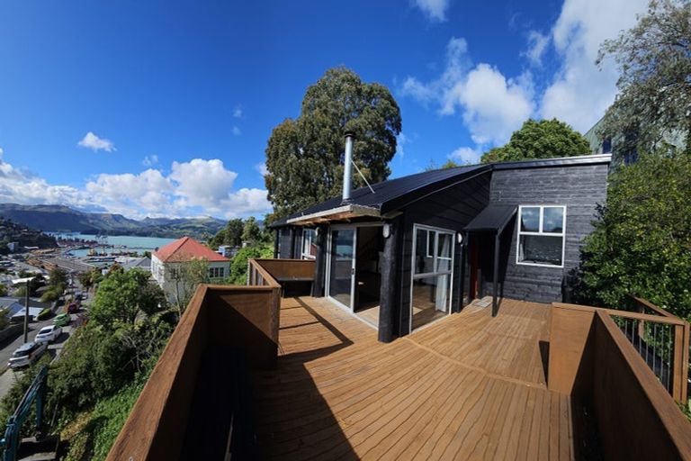 Photo of property in 35 Ticehurst Road, Lyttelton, 8082