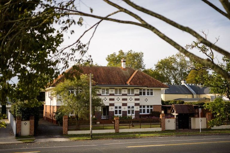 Photo of property in 70 Queen Street, Cambridge, 3434