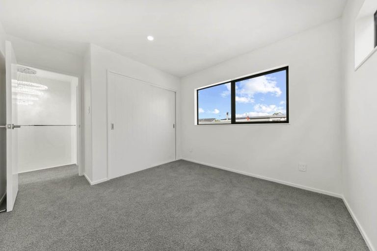 Photo of property in 90c Seymour Road, Sunnyvale, Auckland, 0612