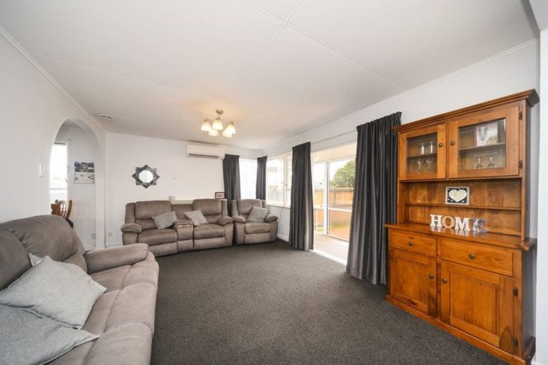 Photo of property in 37 Karamea Crescent, Kelvin Grove, Palmerston North, 4414