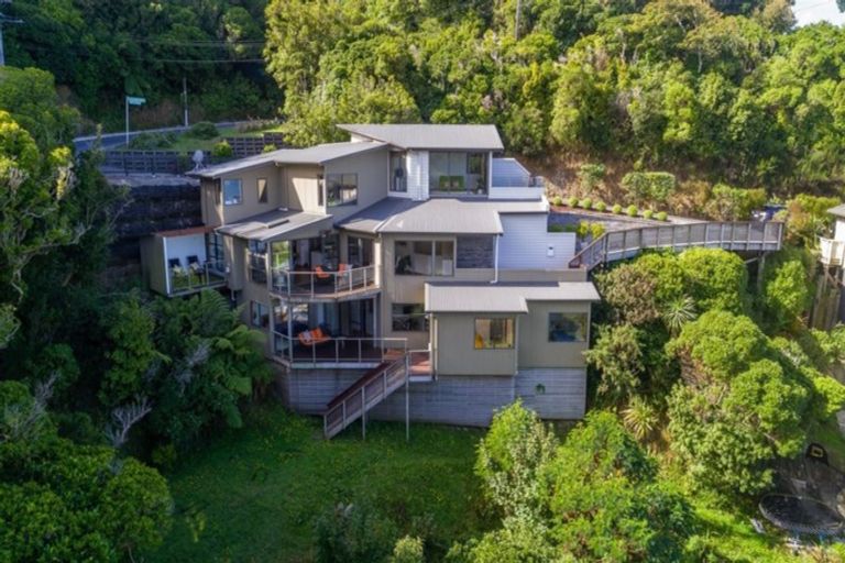 Photo of property in 141 Nicholson Road, Khandallah, Wellington, 6035
