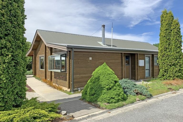 Photo of property in 21 Meadowstone Drive, Wanaka, 9305