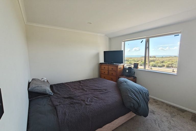 Photo of property in 8 Ritetai Street, Clarks Beach, 2122