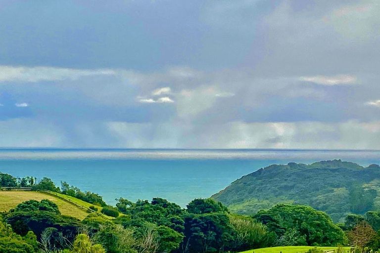 Photo of property in 12 Constable Road, Muriwai, Waimauku, 0881