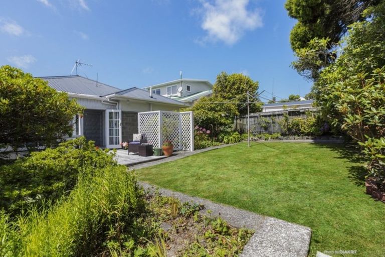 Photo of property in 84 Campbell Street, Karori, Wellington, 6012