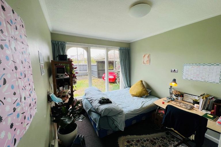 Photo of property in 17 Woodford Terrace, Ilam, Christchurch, 8053