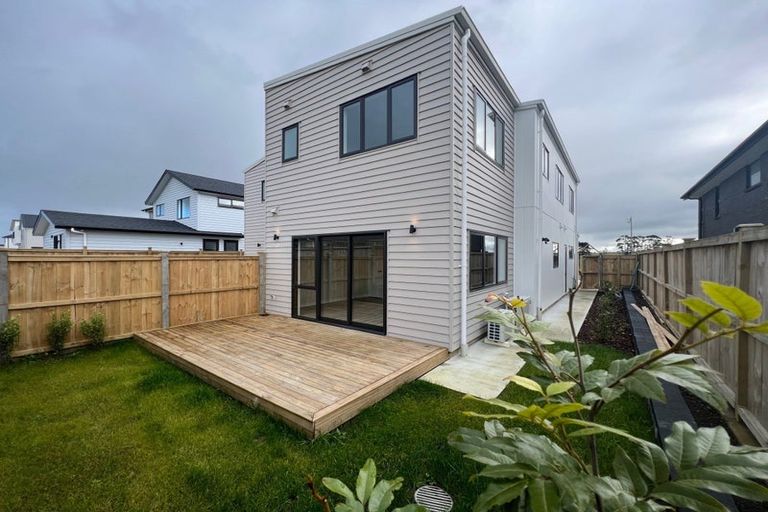 Photo of property in 80a Kahui Parade, Karaka, 2113