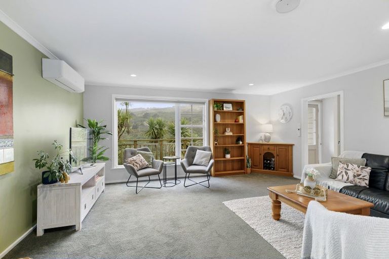 Photo of property in 5 Richmond Hill, Glenside, Wellington, 6037